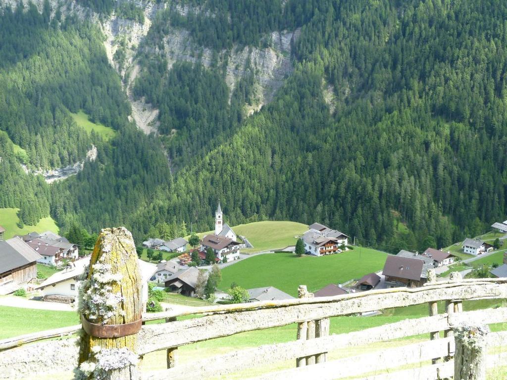 ホテル Garni Kostner オルティゼーイ エクステリア 写真